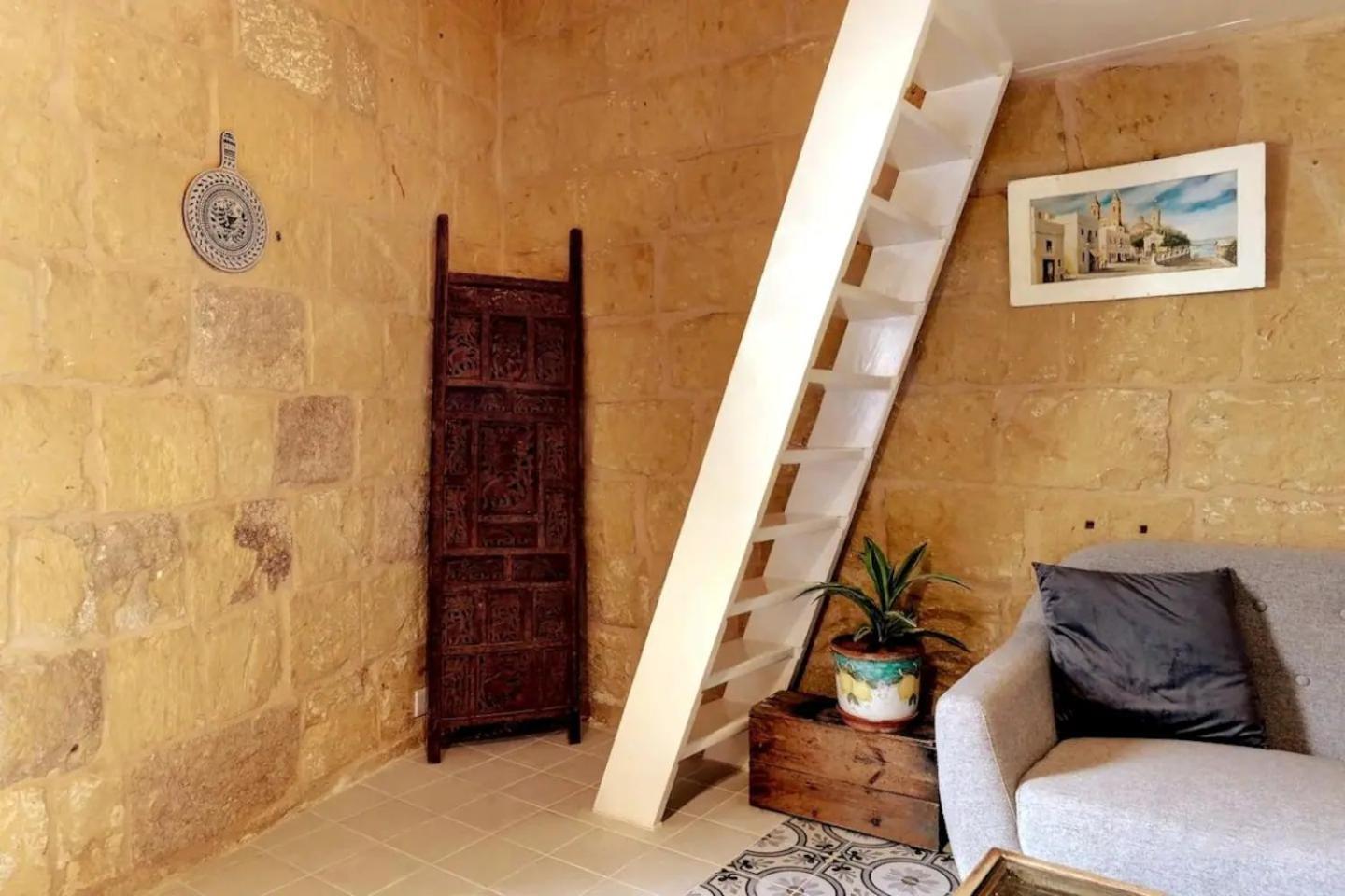 Historic Hideaways - 900 Year Old Converted Studios فيكتوريا المظهر الخارجي الصورة