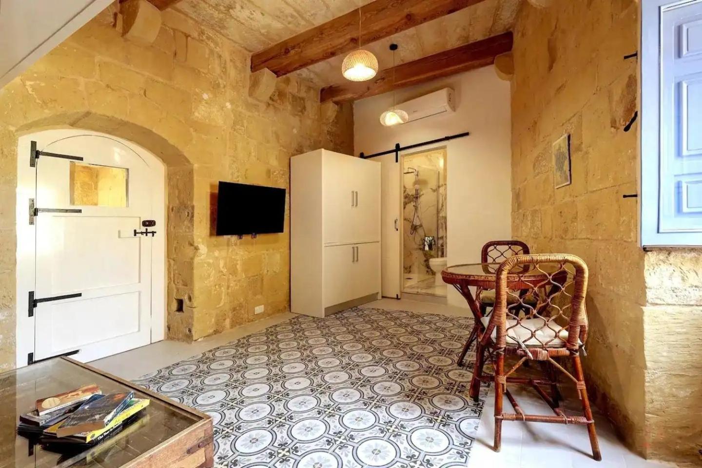 Historic Hideaways - 900 Year Old Converted Studios فيكتوريا المظهر الخارجي الصورة