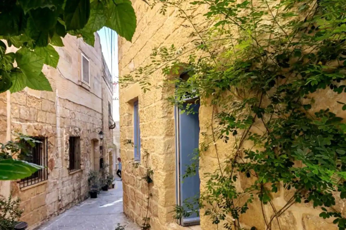 Historic Hideaways - 900 Year Old Converted Studios فيكتوريا المظهر الخارجي الصورة