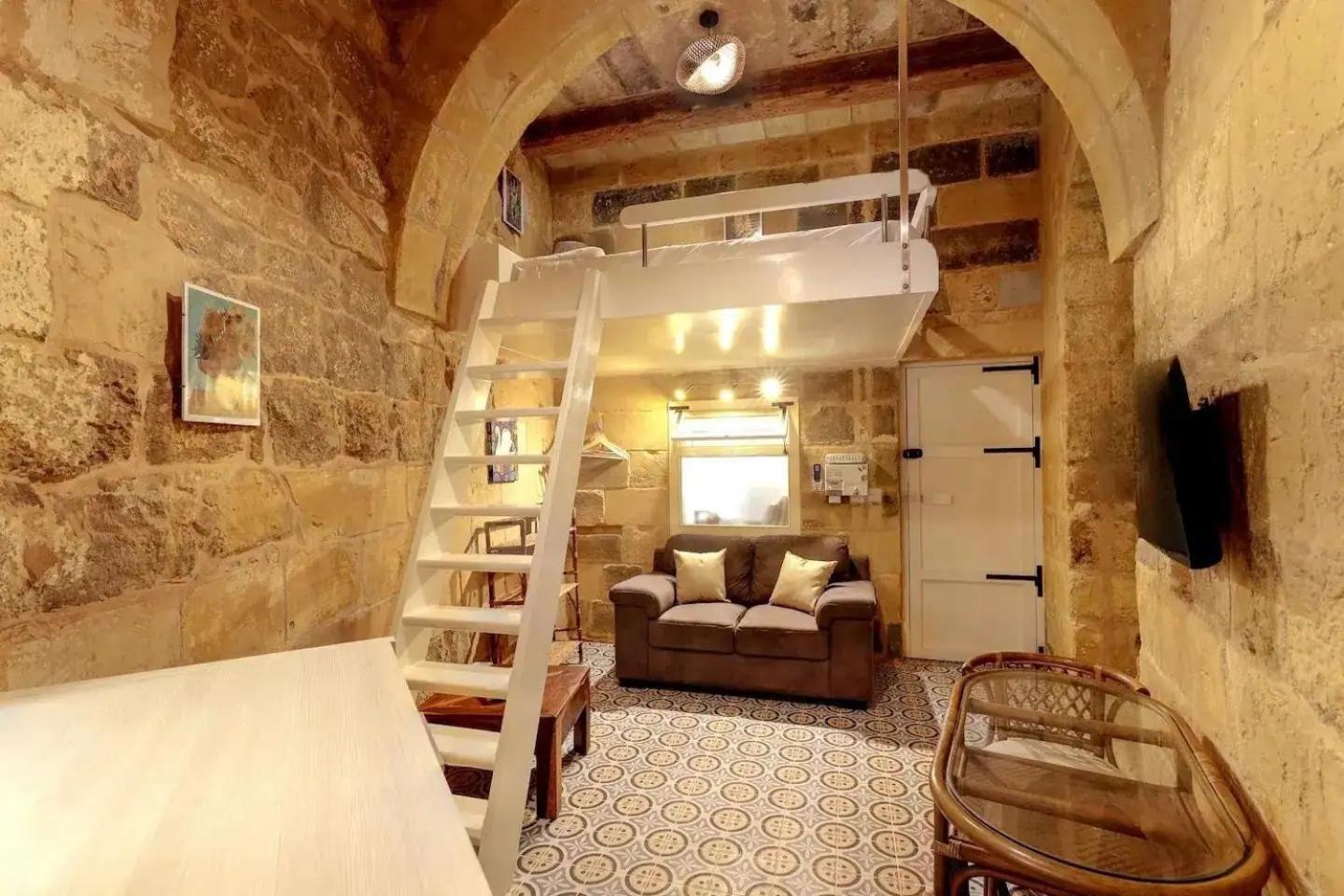 Historic Hideaways - 900 Year Old Converted Studios فيكتوريا المظهر الخارجي الصورة