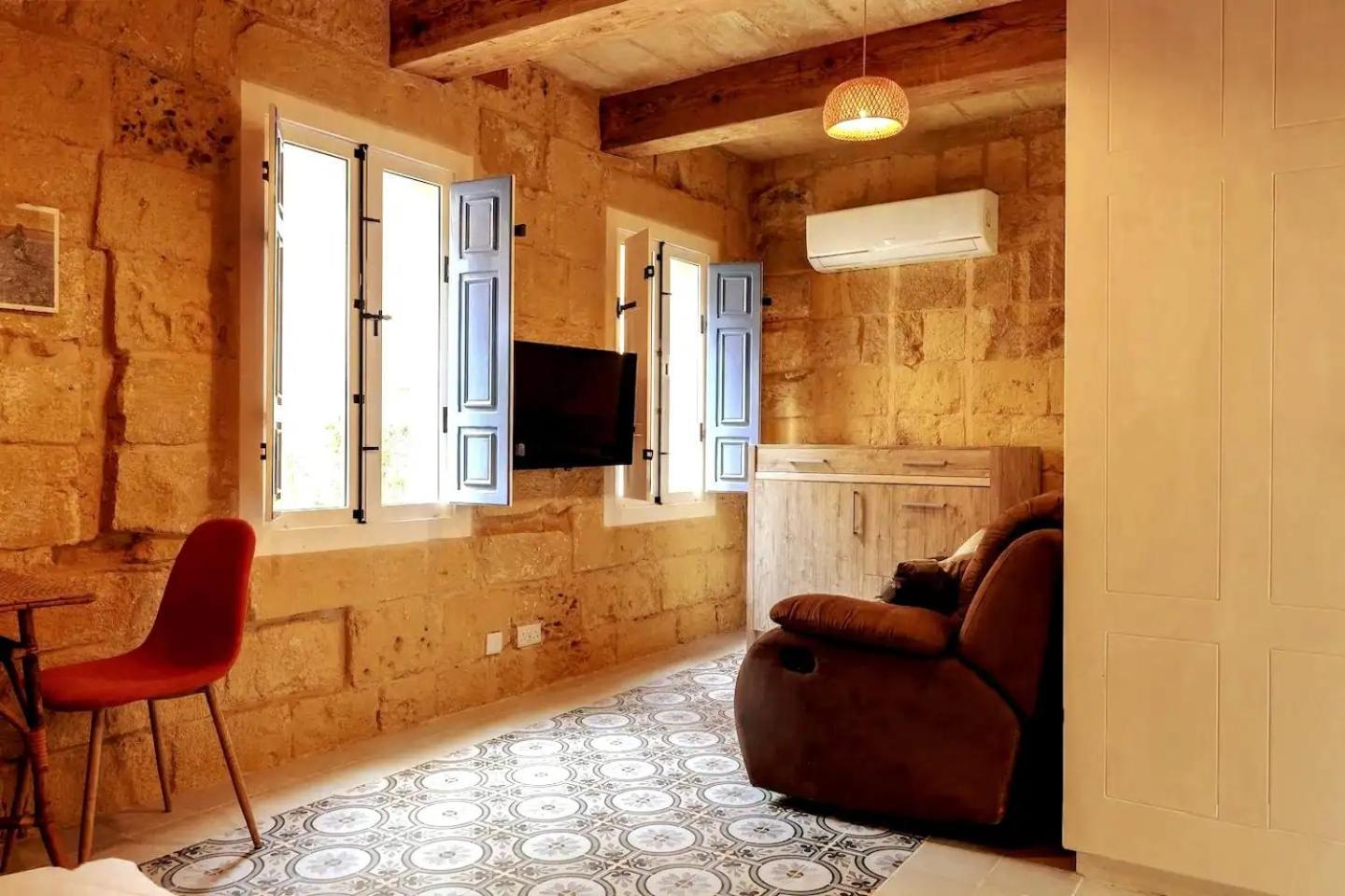 Historic Hideaways - 900 Year Old Converted Studios فيكتوريا المظهر الخارجي الصورة