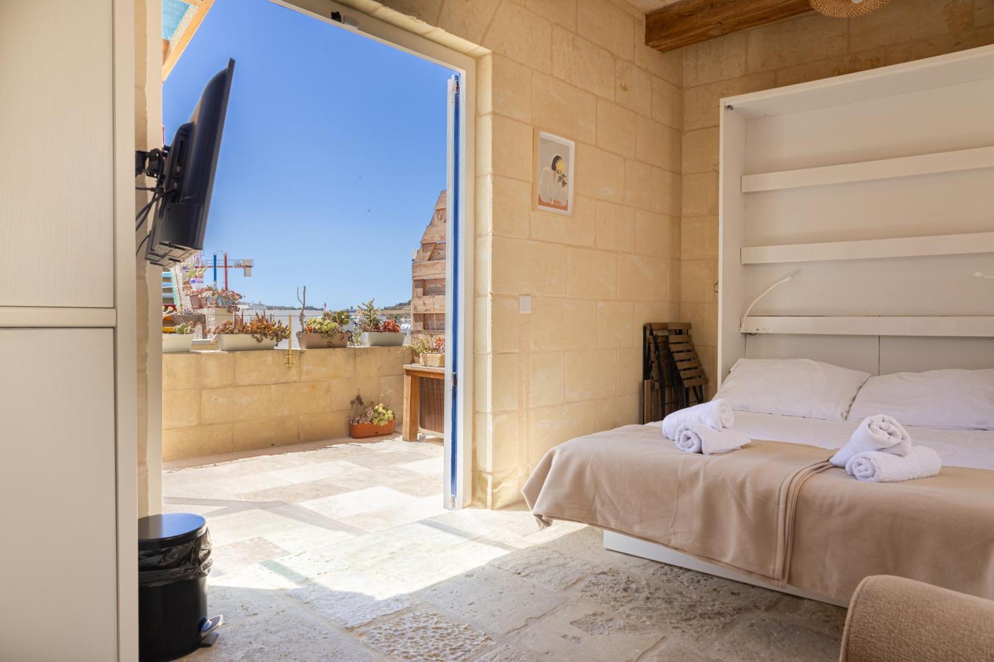Historic Hideaways - 900 Year Old Converted Studios فيكتوريا المظهر الخارجي الصورة