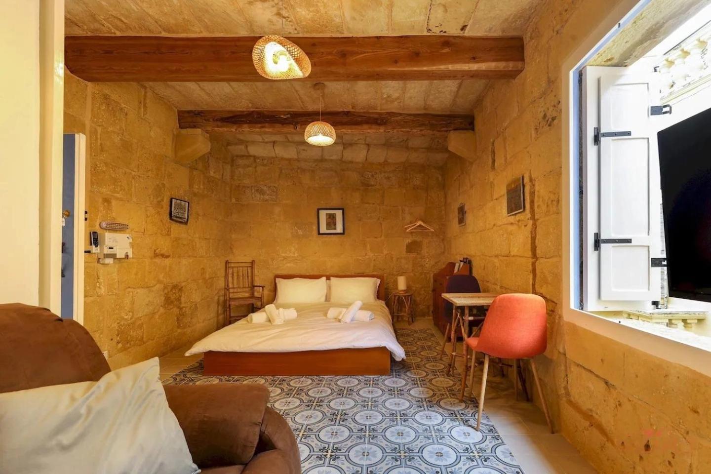 Historic Hideaways - 900 Year Old Converted Studios فيكتوريا المظهر الخارجي الصورة